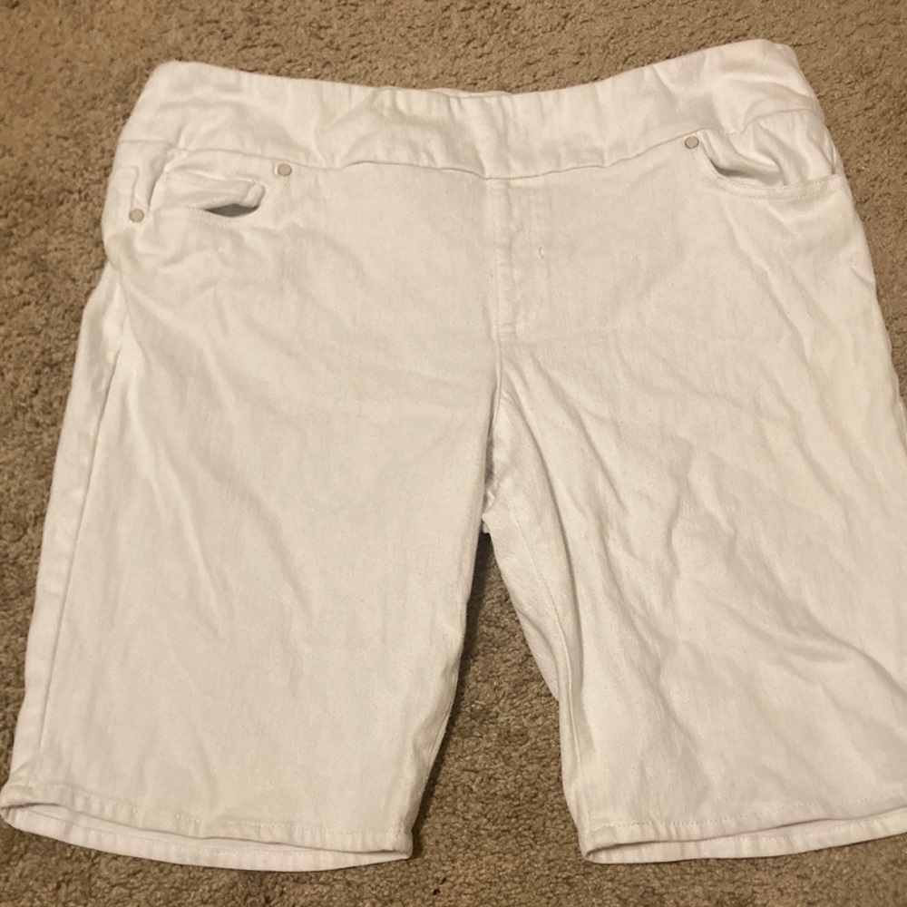 White denim short